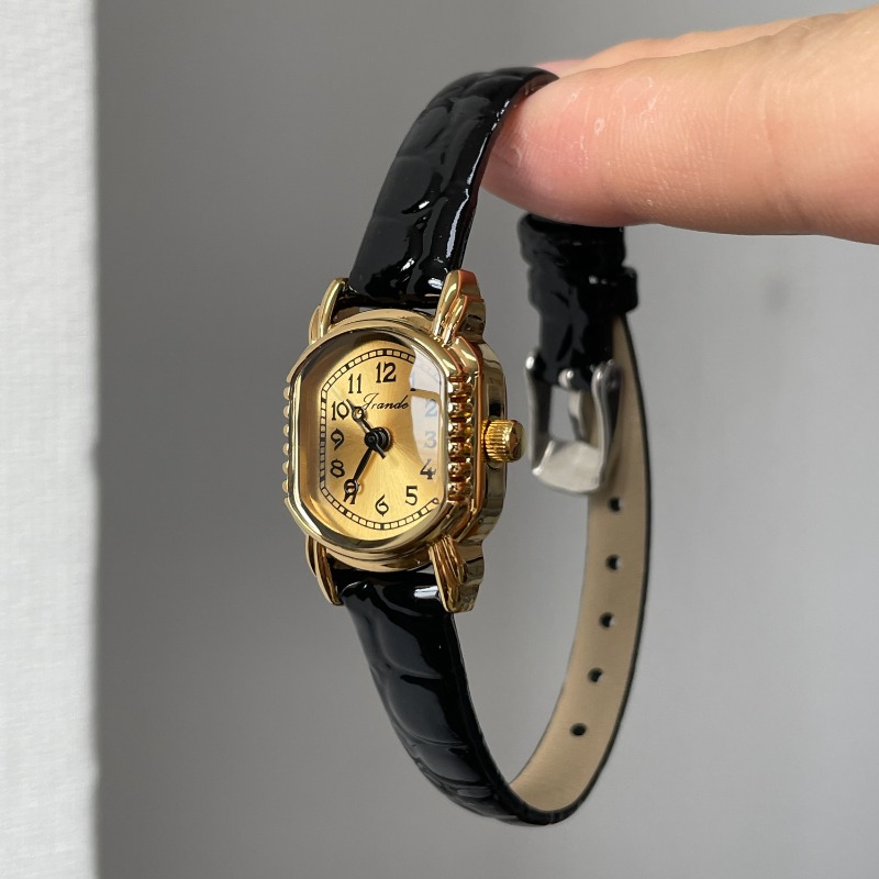 Jam Tangan Wanita Oval Vintage - Luxury Watch Black ulasan dan harga