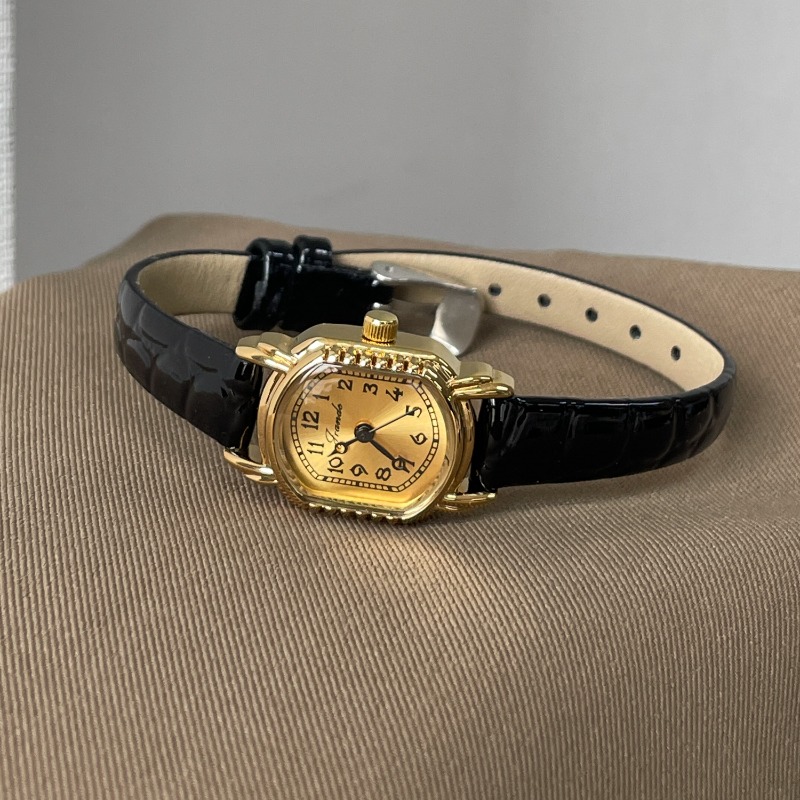 Jam Tangan Wanita Oval Vintage - Luxury Watch Black ulasan dan harga